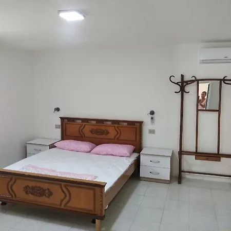 Casa Prifti 乡村民宿 Vlorë
